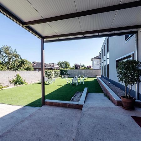 Albergue Santiago 15 Monforte Монфорте-де-Лемос Экстерьер фото