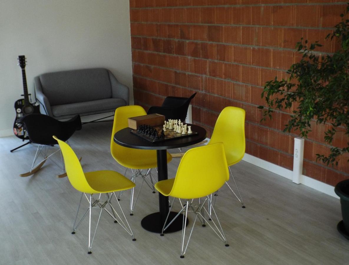 Albergue Santiago 15 Monforte Монфорте-де-Лемос Экстерьер фото
