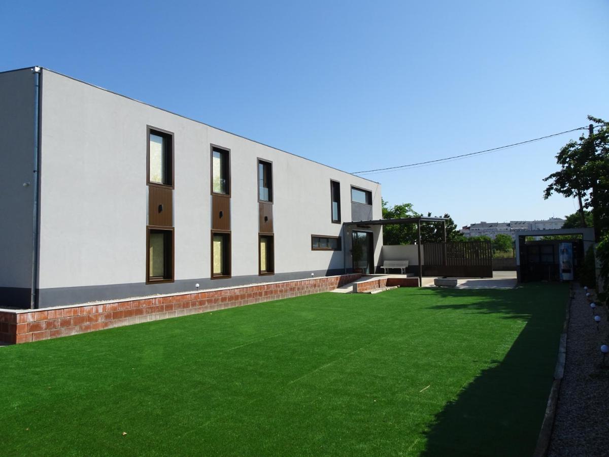 Albergue Santiago 15 Monforte Монфорте-де-Лемос Экстерьер фото
